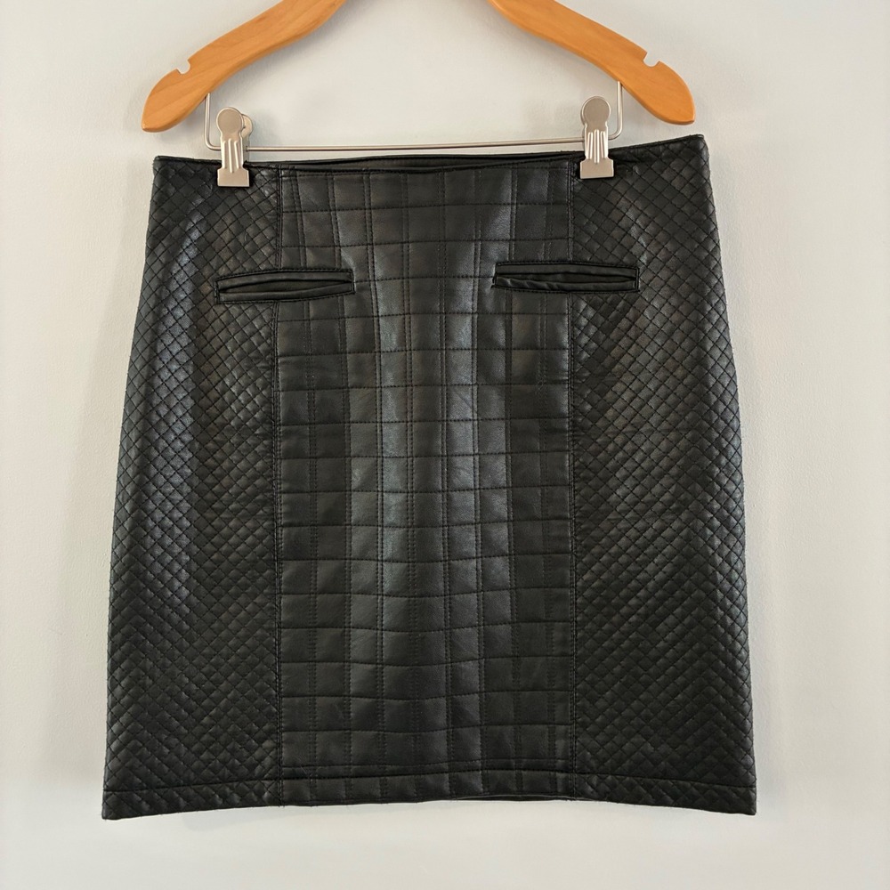 Ann Taylor Skirt 6 Quilted Faux Leather Mini Moto Side Zip Edgy Chic Night Out